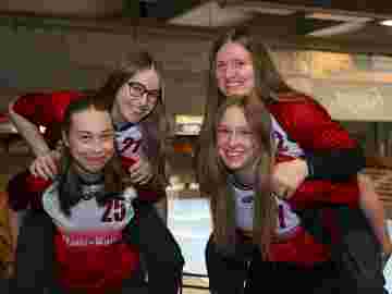 fa frauen 2 - hsg warm-mitte party 01.04.2023 bilder