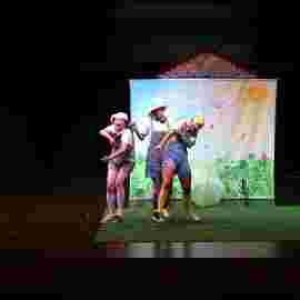 der wolf und die kleinen schweinchen, tredeschin theater, stuttgart
