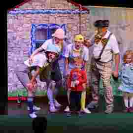 der wolf und die kleinen schweinchen, tredeschin theater, stuttgart