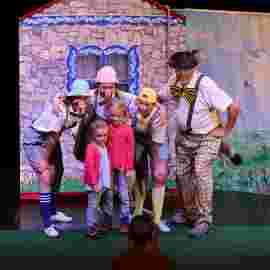 der wolf und die kleinen schweinchen, tredeschin theater, stuttgart