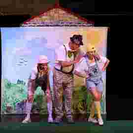 der wolf und die kleinen schweinchen, tredeschin theater, stuttgart