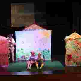 der wolf und die kleinen schweinchen, tredeschin theater, stuttgart