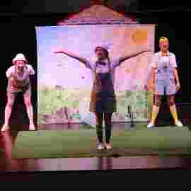 der wolf und die kleinen schweinchen, tredeschin theater, stuttgart
