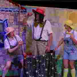 der wolf und die kleinen schweinchen, tredeschin theater, stuttgart