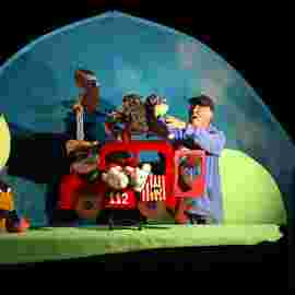 alles mein: sagt der kleine rabe socke/tearticolo theater