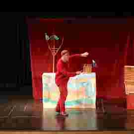 peter und der wolf/chaus&eacute;e theater