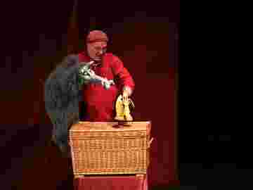 peter und der wolf/chaus&eacute;e theater bilder